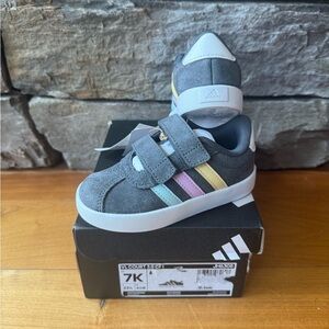 NIB/New Toddler Girl’s Adidas sneakers size 7K